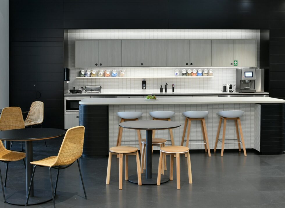 Buildcorp_Fit-Out_Major-Workplace_Nine_1920x1398 (3)-min