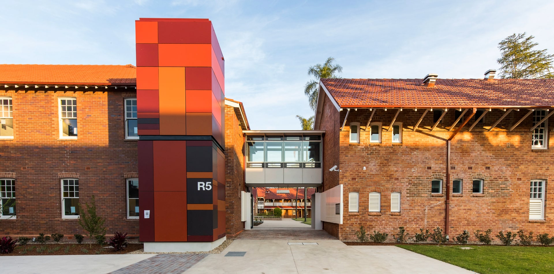 Buildcorp_New Build_Education_WSU Hawkesbury_Carousel 1.1-min