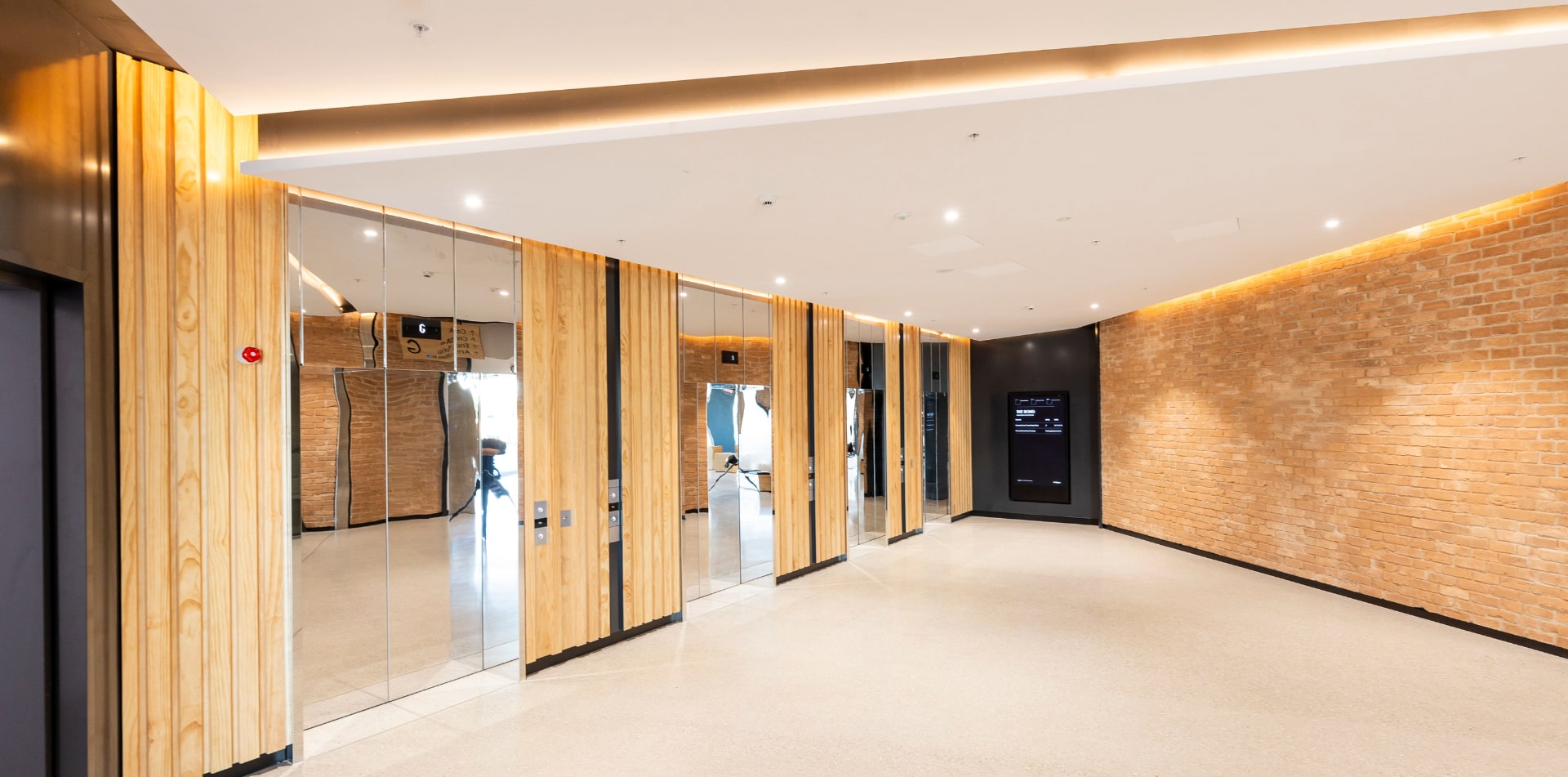 Buildcorp_NewBuild_Commercial_TheBond_Carousel1C-min