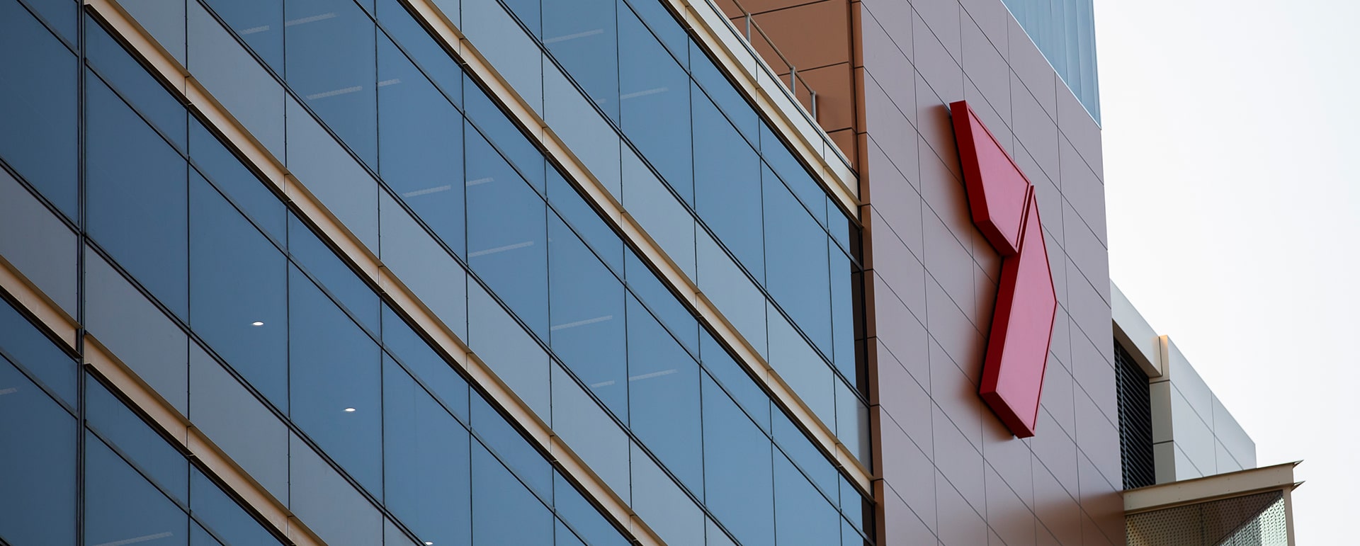 Builcorp_Facade_Commercial_8CentralAve_1920x771-min