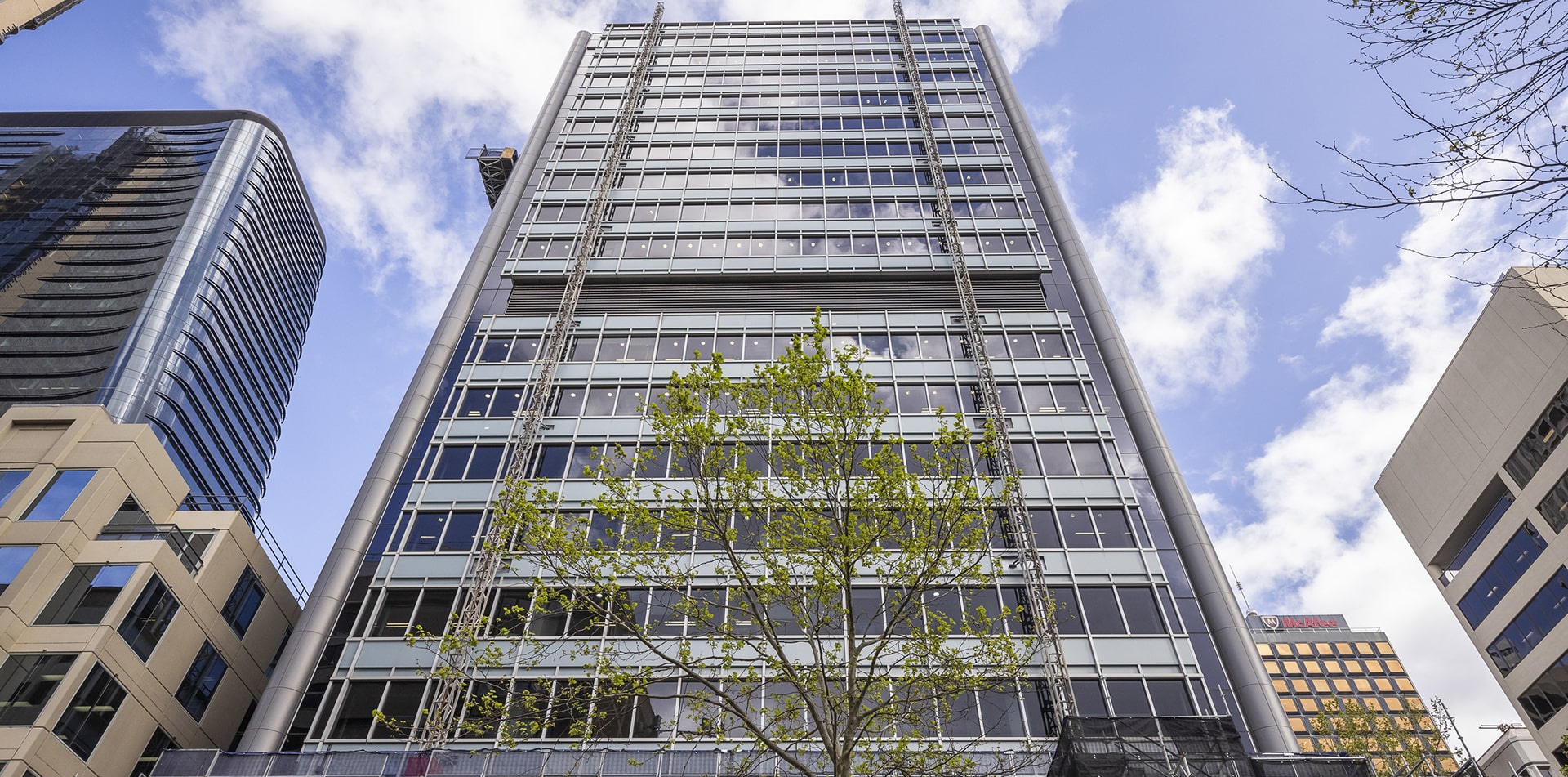 Buildcorp_Facade_Commercial_124WalkerSt_1920x951_1-min