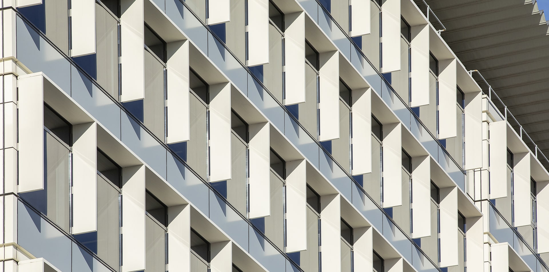 Buildcorp_Facade_Commercial_8CentralAve_1920x951_6-min