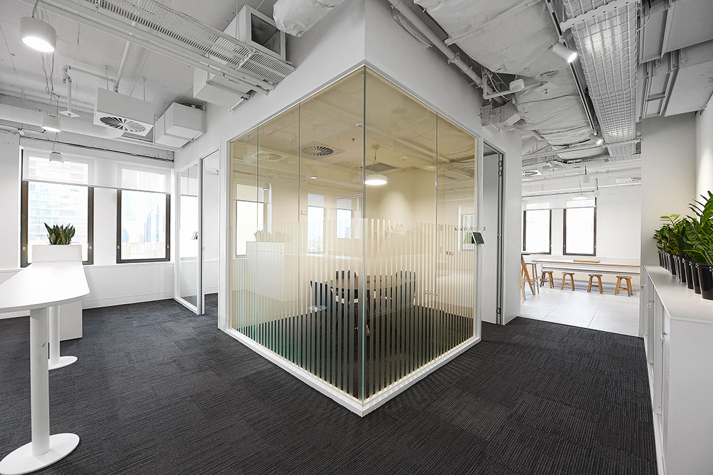 Buildcorp_Fitout_Workplace_TTW_02_1920x951