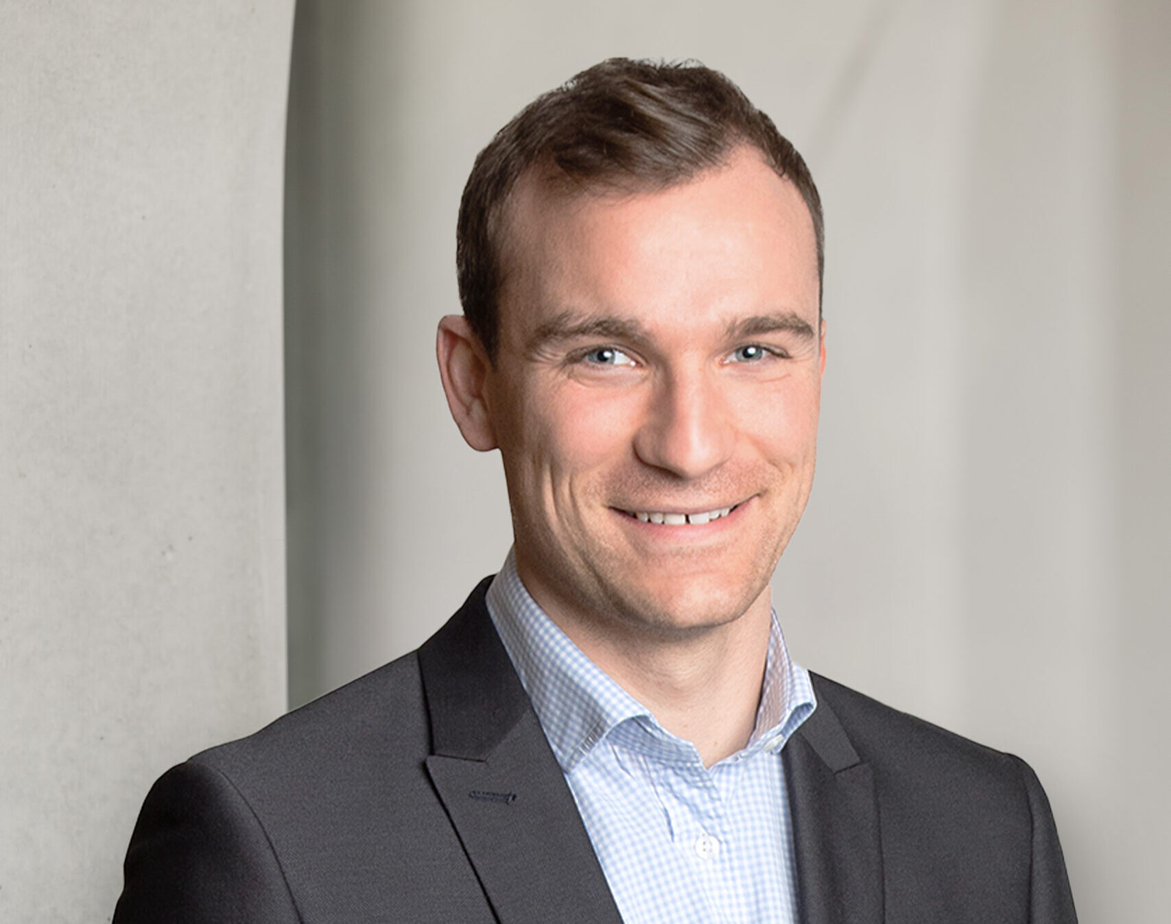 Simon Lambert Headshot