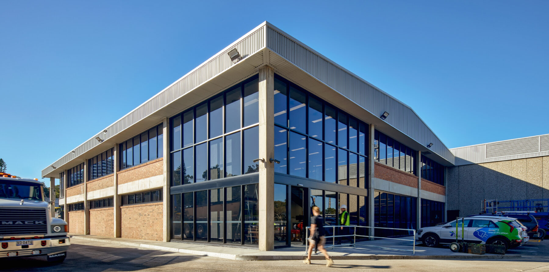 Buildcorp_Industrial_Refurbishment_AusgridBanksmeadow_1920 x 9514