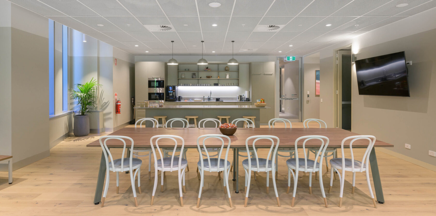 Buildcorp_Fitout_Workplace_GPTDesignSuites550Bourke__1920 x 951