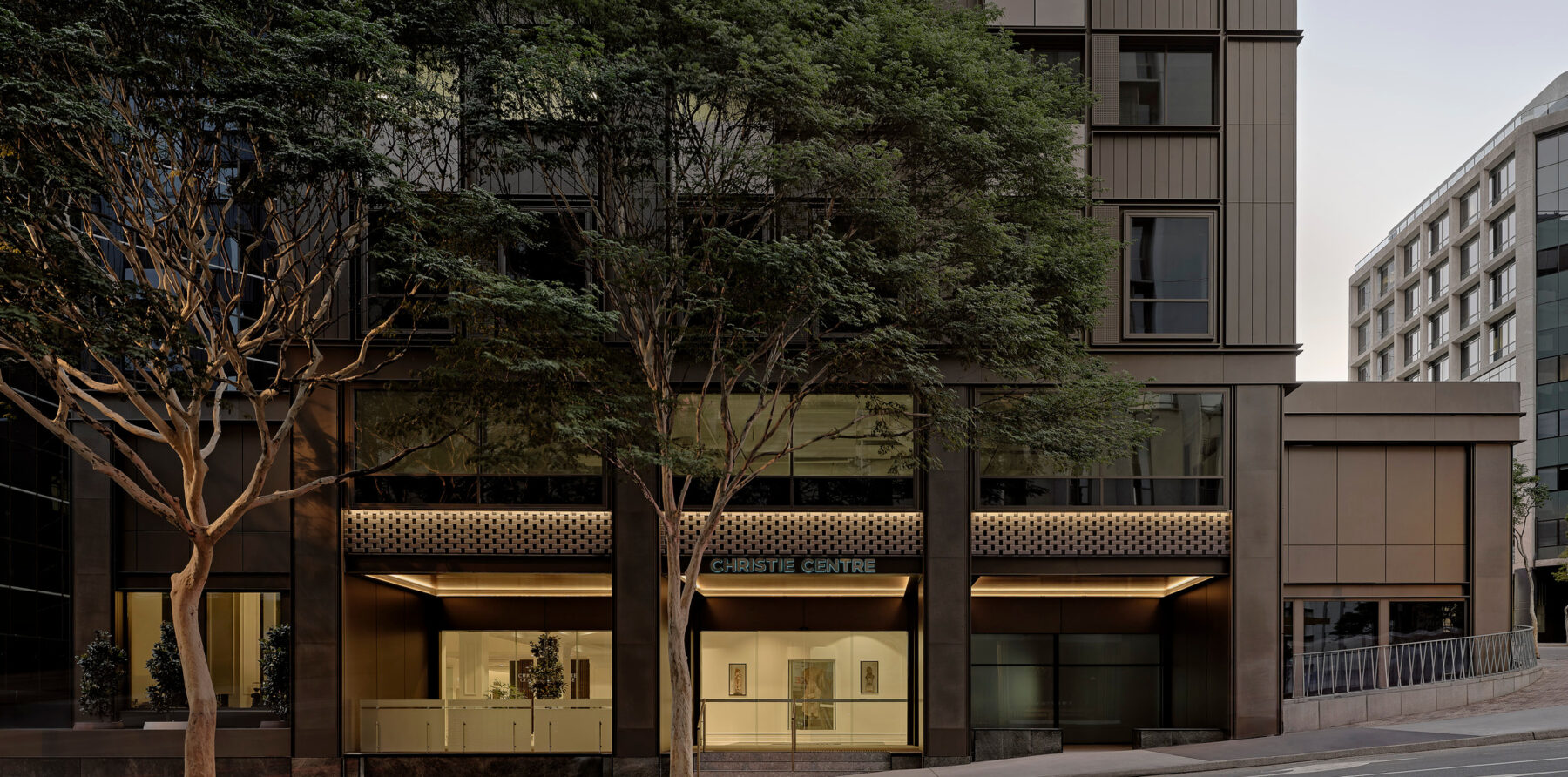 320 adelaide_1920 x 951