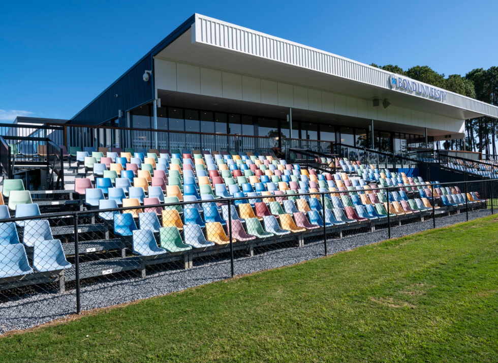 bond uni_1920 x 1398