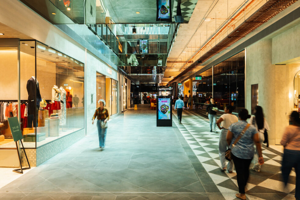 Collins-Arcade-ground-floor-with-shoppers